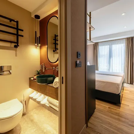 Emilion Hotell *